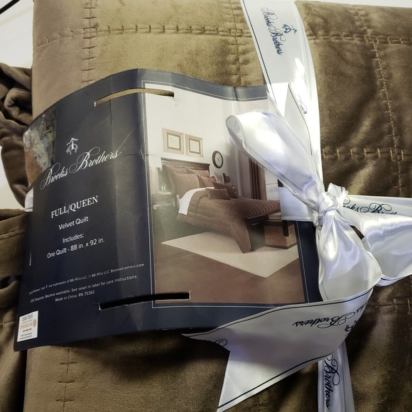Brooks Brothers Bedding Brooks Brothers Full Queen Velvet Quilt